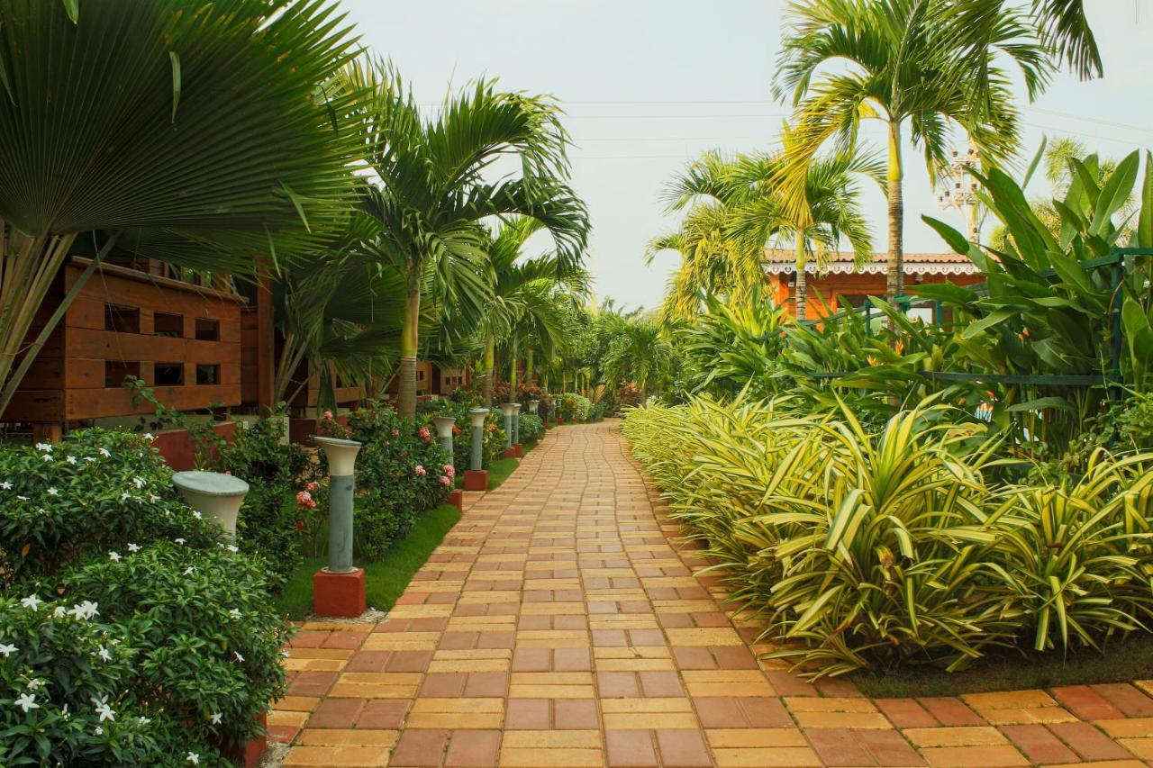 Grand Vatika Resort Arambol Esterno foto