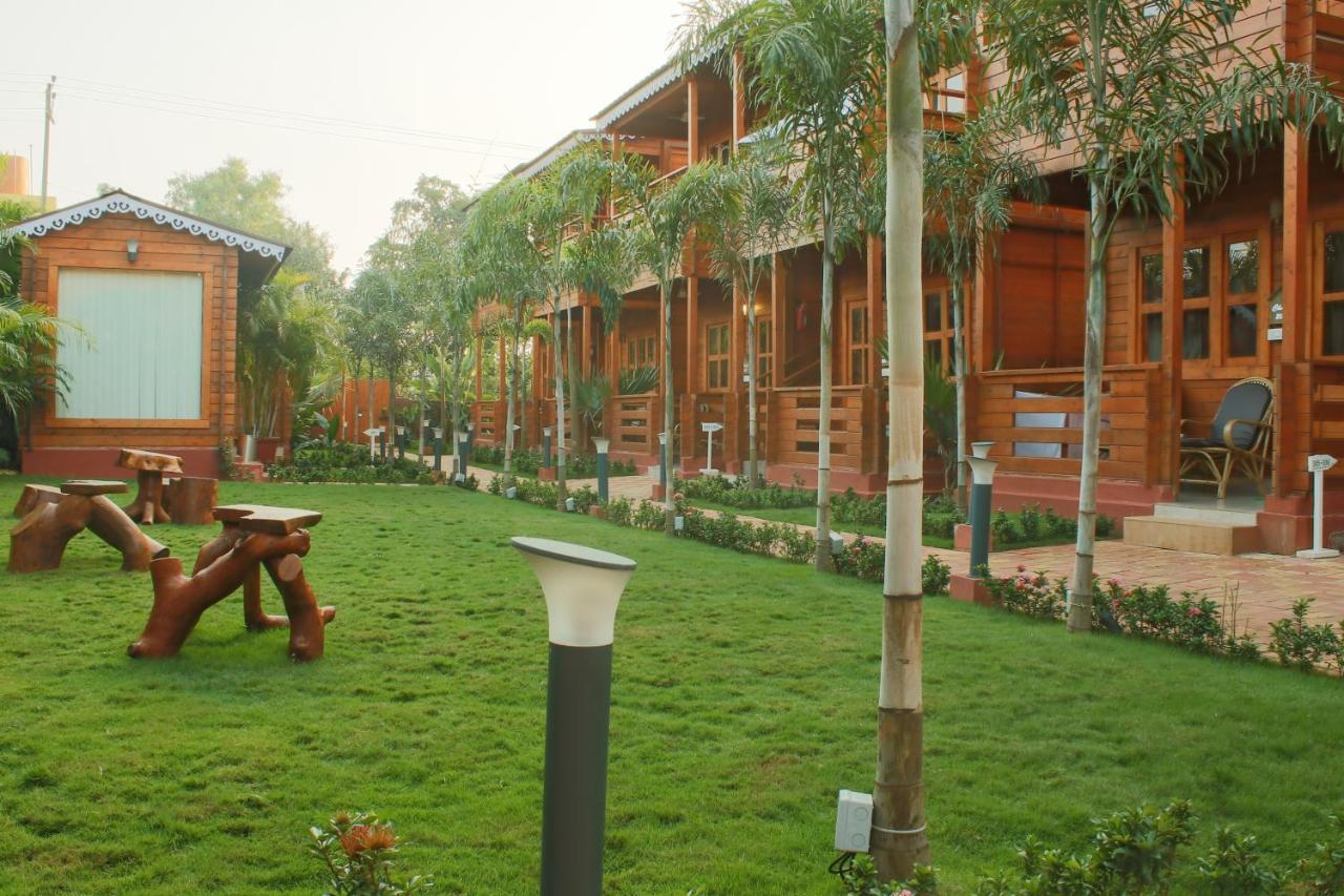 Grand Vatika Resort Arambol Esterno foto